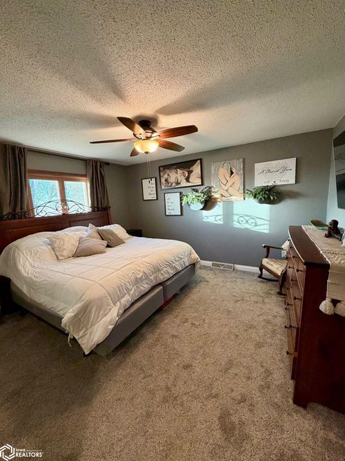 1513 2nd St Sw, Clarion, IA, 50525-2003 | Card Image