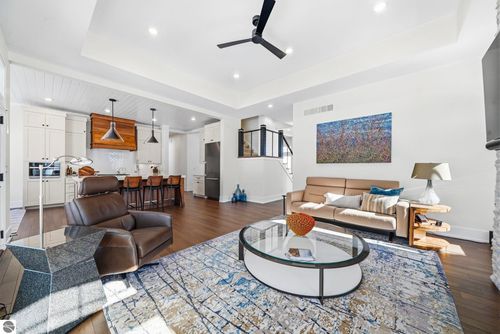 103 Vineyard Ridge Dr, Traverse City, MI, 49686-1897 | Card Image