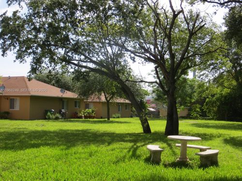 2522-2522 Ne 184th Ter, North Miami Beach, FL, 33160-2039 | Card Image