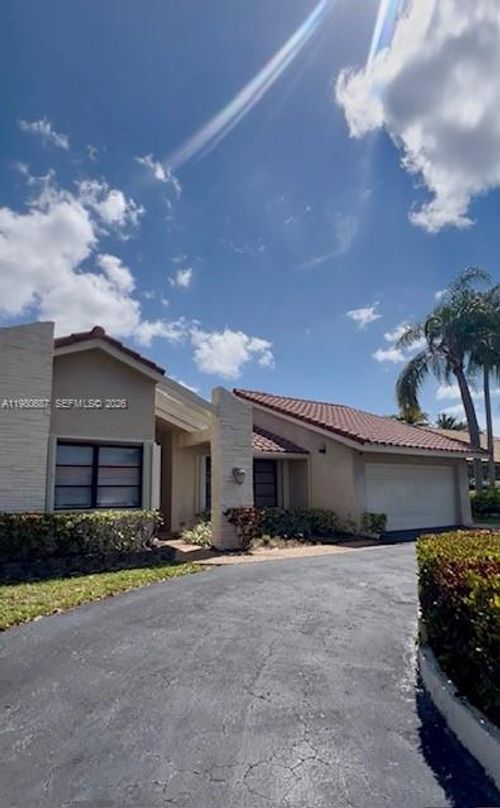 10404 Nw 5th Mnr, Plantation, FL, 33324-1635 | Card Image