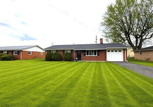 16 Plaza Dr, Mount Vernon, OH, 43050-1910 | Card Image