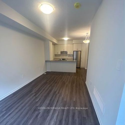 81-39 Honeycrisp Cres, Concord, ON, L4K0N6 | Card Image
