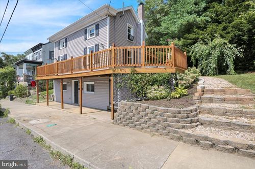 303 Port Clinton Ave, HAMBURG, PA, 19526-1712 | Card Image