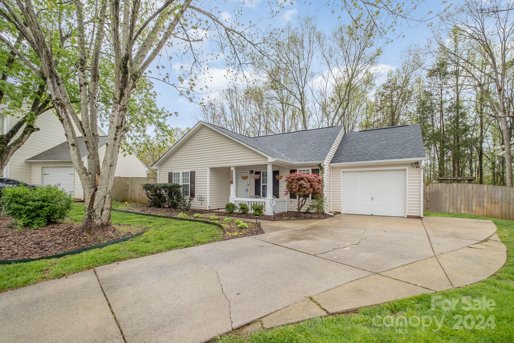 Jaldena Dr, Charlotte, NC 28227