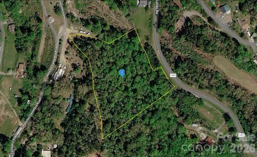 500 Hensley Cemetery Rd, Whittier, NC, 28789-9007 | Card Image