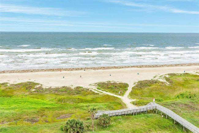 UNIT-1103 - 1401 E Beach Dr, Condo with 2 bedrooms, 2 bathrooms and null parking in Galveston TX | Image 28
