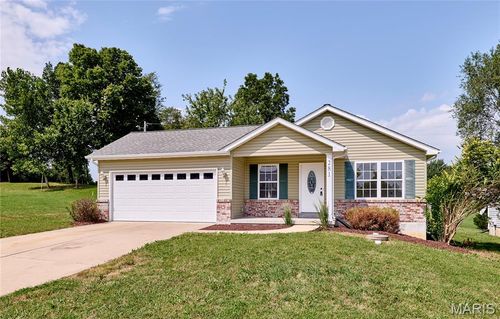 281 West Ave, Winfield, MO, 63389-3436 | Card Image
