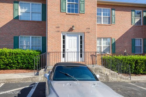 4a-1709 Maple View Way, Knoxville, TN, 37918-1697 | Card Image