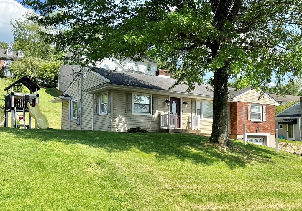 Residential in Glen Dale 3