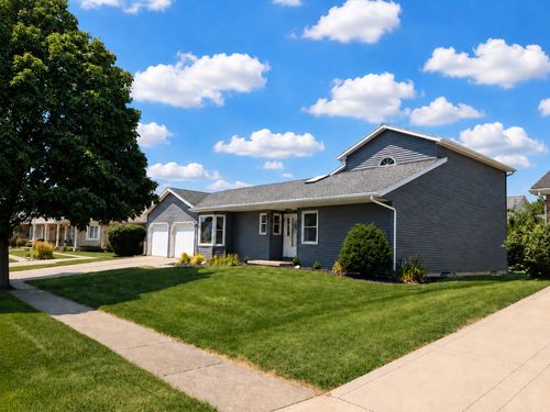 43 Chiswick Cir, Bloomington, IL, 61704-7613 | Card Image