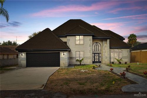 915 Durango St, Mission, TX, 78572-8316 | Card Image