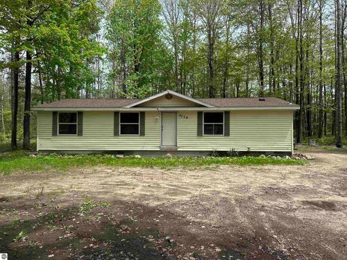 4779 Hummingbird Ln Sw, South Boardman, MI, 49680-8600 | Card Image