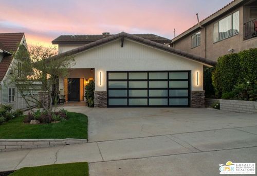 2071 Raymond Ave, Signal Hill, CA, 90755-5930 | Card Image