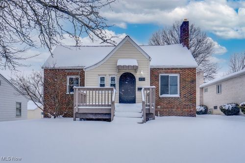 231 E Dresden Avenue, Akron, OH, 44301 | Card Image