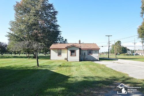 13493 Dixon Rd, Dundee, MI, 48131-9721 | Card Image