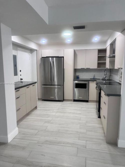 apt-1211-250 174th St, Sunny Isles Beach, FL, 33160-5384 | Card Image