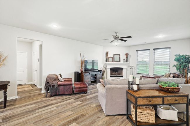 245 Stone Canyon Dr, House other with 3 bedrooms, 2 bathrooms and null parking in Rhome TX | Image 9