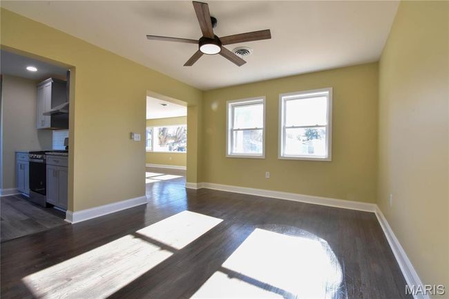 305 E Hauser St, House other with 4 bedrooms, 3 bathrooms and 2 parking in Litchfield IL | Image 9