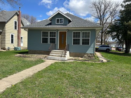 709 4th Ave, Windom, MN, 56101-1654 | Card Image