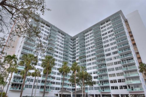 520-3233 Ne 34th St, Fort Lauderdale, FL, 33308-6947 | Card Image