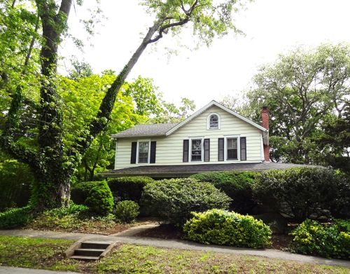 209 S Pine Creek Rd, Fairfield, CT, 06824-5631 | Card Image