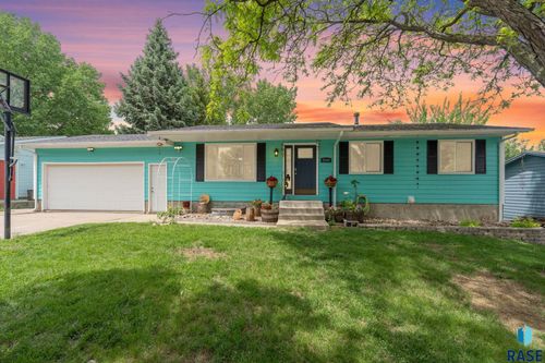 2104 E Tricia Ln Lane, Sioux Falls, SD, 57103-0744 | Card Image