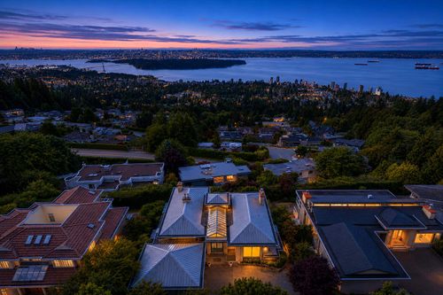 1572 Chippendale Crt, West Vancouver, BC, V7S3G6 | Card Image