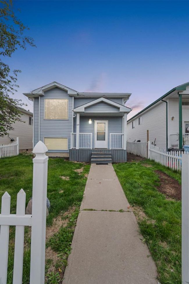 129 Lightbown Way, House other with 4 bedrooms, 3 bathrooms and 3 parking in Fort Mcmurray AB | Image 34
