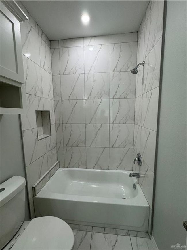 APT-2 - 3507 S Dominique Dr, Condo with 3 bedrooms, 2 bathrooms and 2 parking in Pharr TX | Image 11