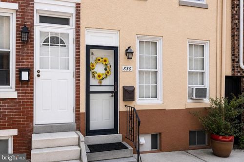 830 Cross St, PHILADELPHIA, PA, 19147-6405 | Card Image