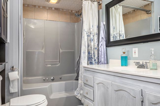 Full Bathroom | Image 11
