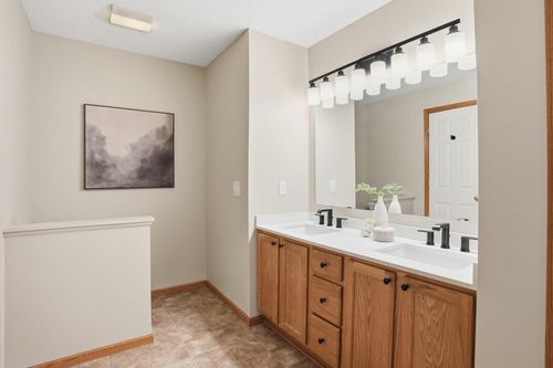 7463 Derby Ln, Shakopee, MN, 55379-7096 | Card Image