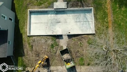 542 S Central Ave, Burlington, IA, 52601-5743 | Card Image