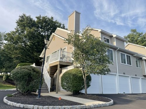 23 Tory Ct, Bedminster, NJ, 07921-1818 | Card Image