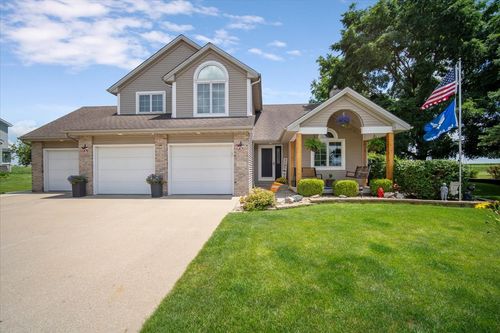 301 Trotter Dr, Heyworth, IL, 61745-9211 | Card Image
