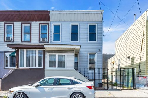 417 55th St, West New York, NJ, 07093-2007 | Card Image