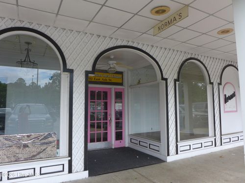 1703 E Ash St, Goldsboro, NC, 27530-4042 | Card Image