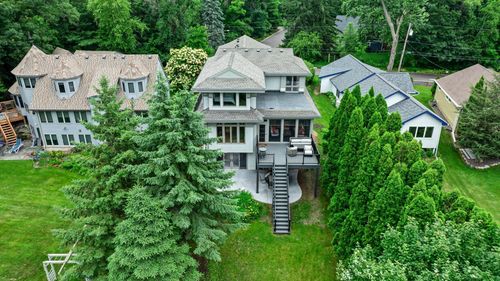 1161 Park Ave, Mahtomedi, MN, 55115-1929 | Card Image