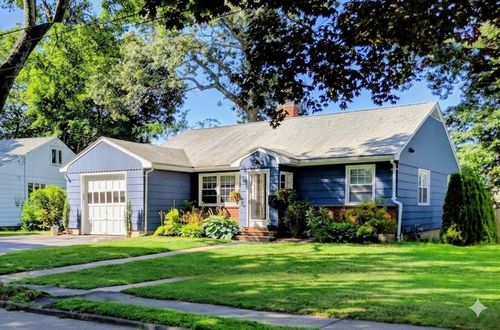 22 Pine Hill Rd, Swampscott, MA, 01907-2210 | Card Image