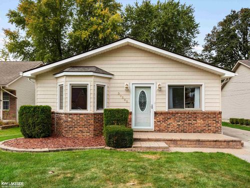 39555 Macomber St, Harrison Township, MI, 48045-1867 | Card Image