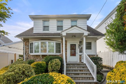 33 New England Avenue, Fairfield, CT, 06824 | Card Image