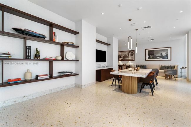 2005 - 2678 Tigertail Ave, Condo with 2 bedrooms, 2 bathrooms and null parking in Coconut Grove FL | Image 23