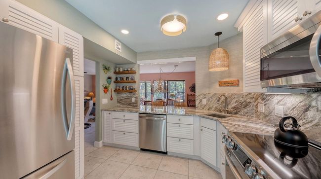 225 Woodland Dr, Condo with 2 bedrooms, 2 bathrooms and null parking in OSPREY FL | Image 7