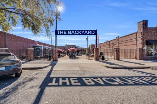 115 Main St, Ennis, TX, 75119-1126 | Card Image