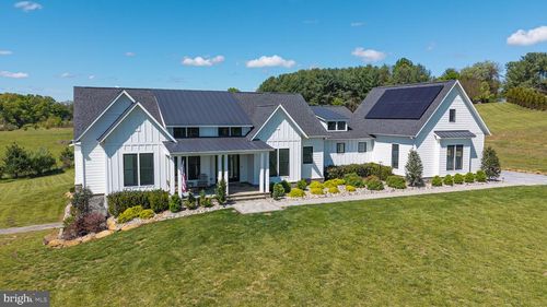 35399 Hillock Ln, ROUND HILL, VA, 20141-1954 | Card Image