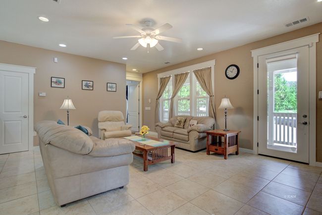 Living Room | Image 8