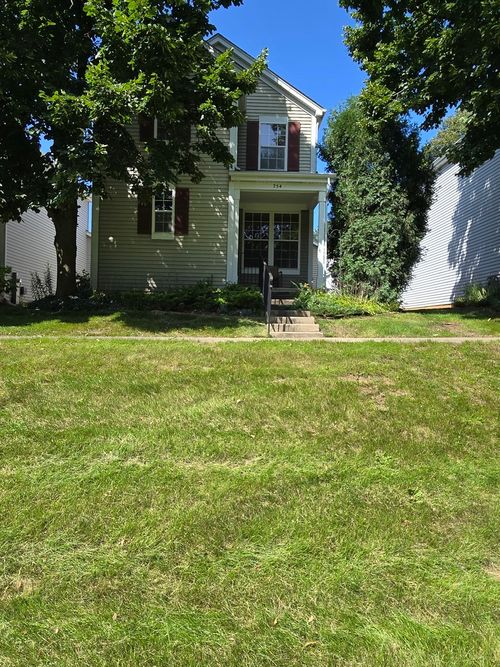754 Golden Oak Cir, Crystal Lake, IL, 60014-1709 | Card Image
