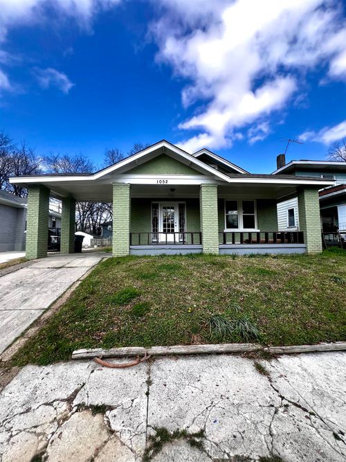 1052 Faxon Ave, Memphis, TN, 38105-2403 | Card Image