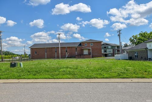 8523 Pebble Creek Dr, Newburgh, IN, 47630-2389 | Card Image