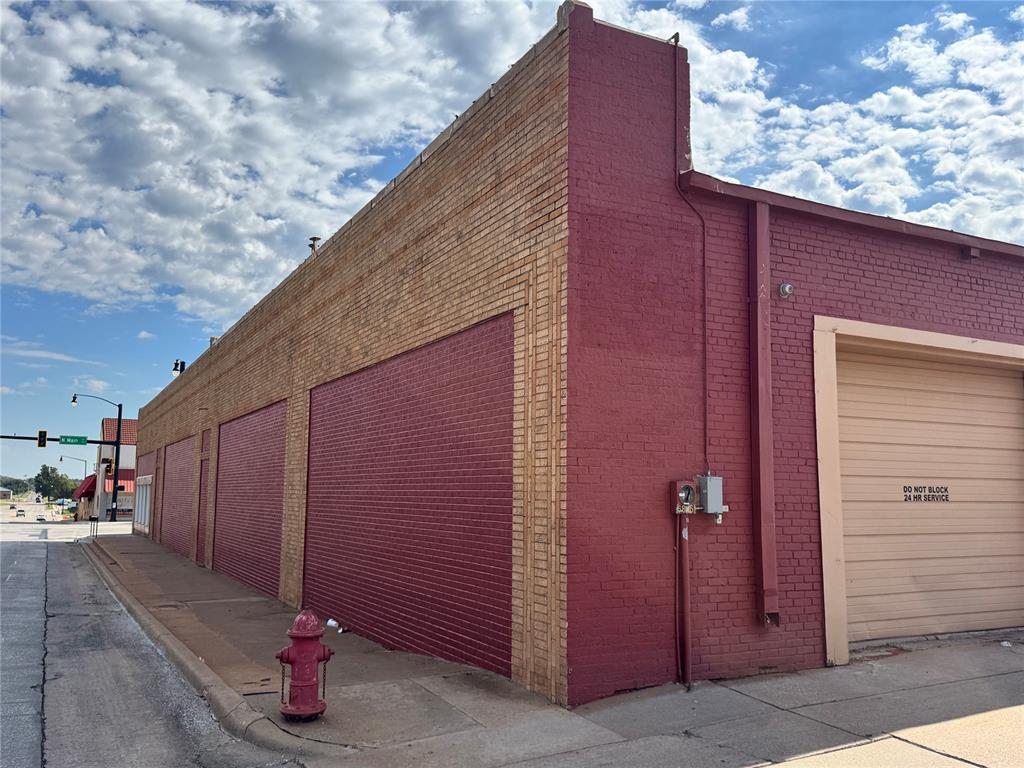 Commercial Sale in Elk City